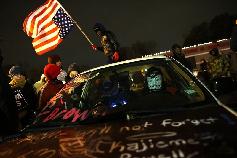 galleries/2014/11/24/fury-at-the-ferguson-decision-photos/141124-ferg-8_tlbn4e