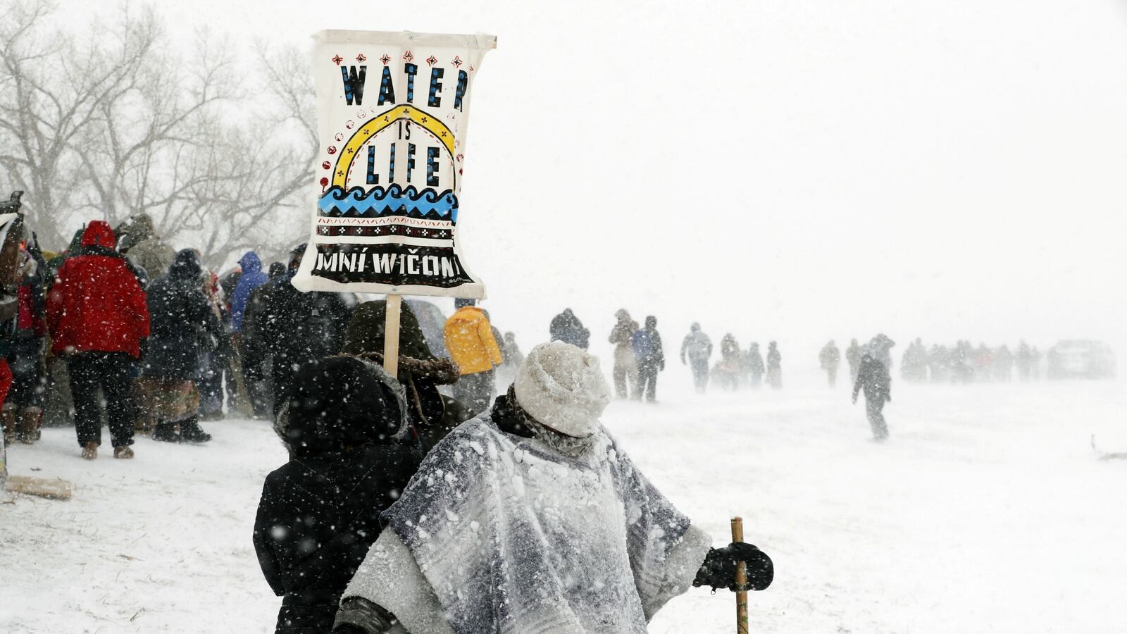 cheats/2016/12/12/pipeline-spills-crude-oil-near-dapl-camp/161212-north-dakota-pipeline-leak_p5e7vq