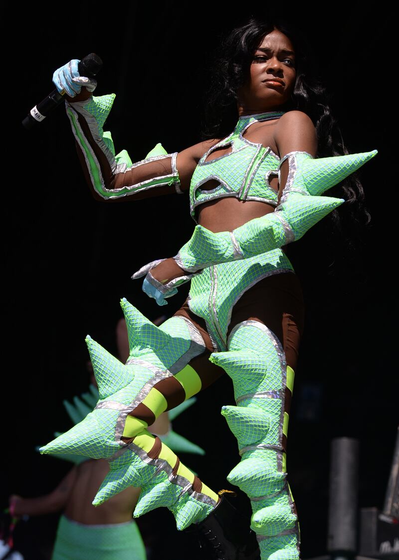 galleries/2013/07/01/mick-jagger-kate-moss-more-stars-at-glastonbury-2013-photos/130630-glastonbury-azelia-banks_aixwy4