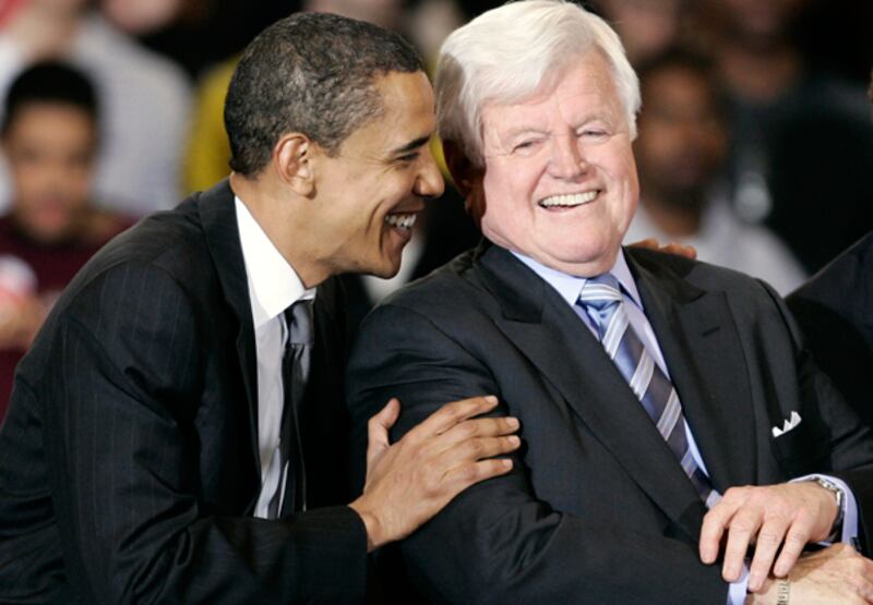 galleries/2009/02/18/the-senate-s-lion-as-a-young-cub/kennedy-obama_nqzv9v
