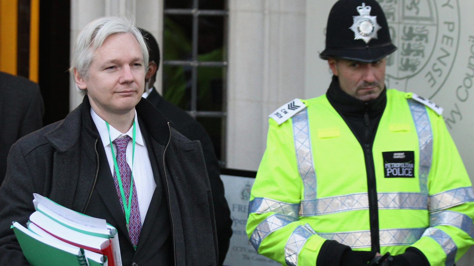 articles/2012/03/02/why-assange-s-trashy-celebrity-harms-democracy/138046327_bzbjcy