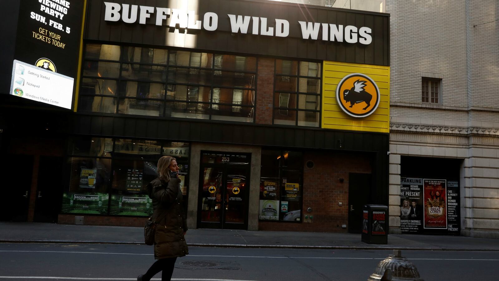 180602-buffalo-wild-wings-awful-cheat_slxfib
