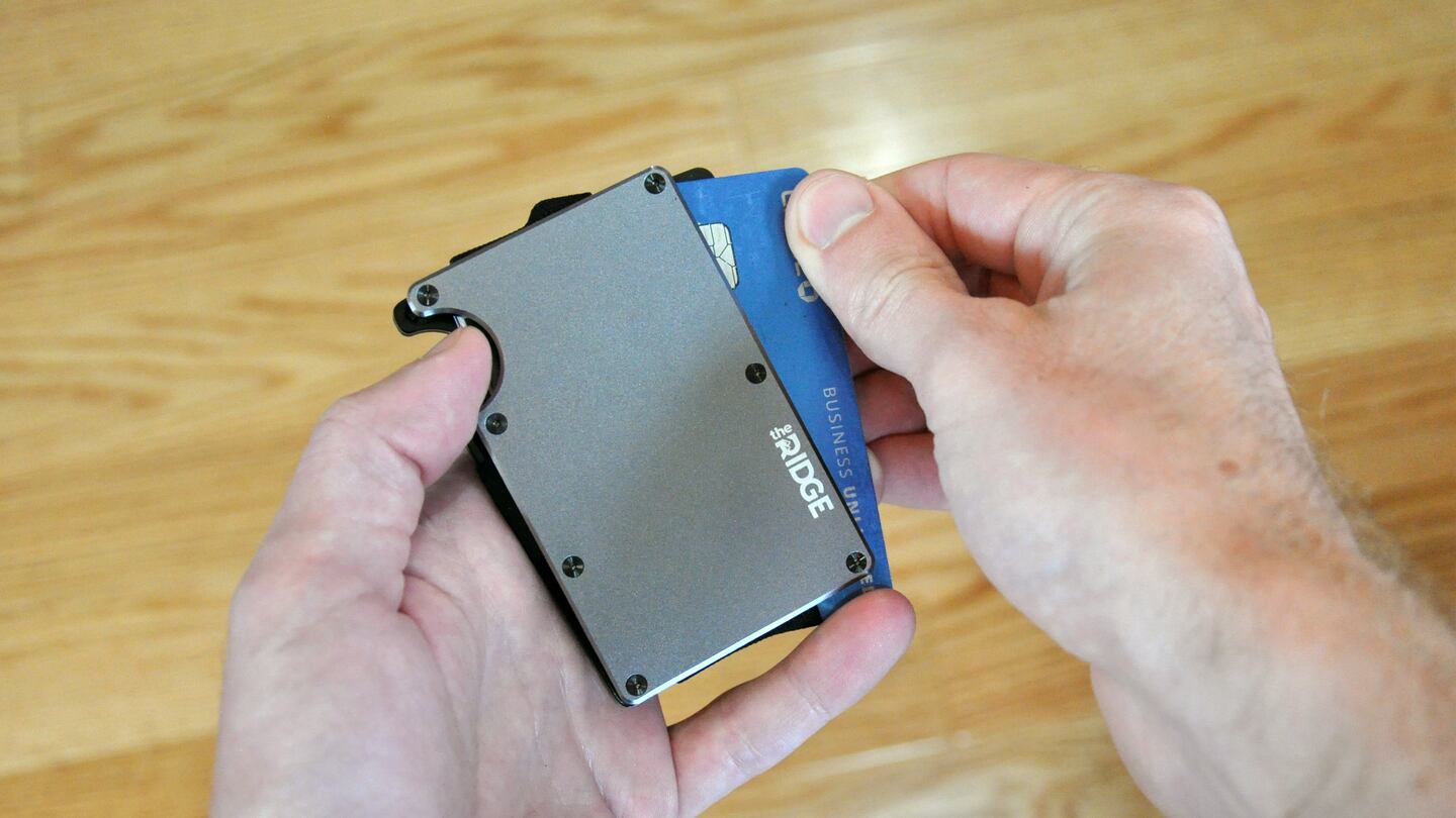 The Ridge Wallet Is the Perfect Tiny, Minimalist Wallet