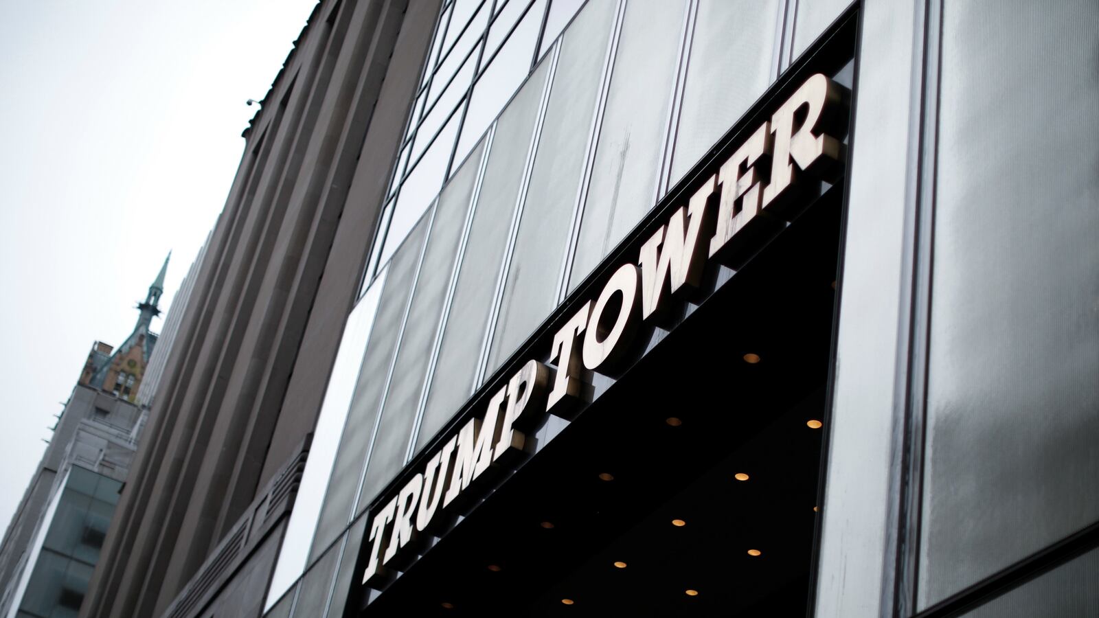 cheats/2017/05/06/report-pentagon-to-lease-trump-tower-unit-for-nuclear-football/170506-trump-tower-nuclear-football-cheat_icigpf