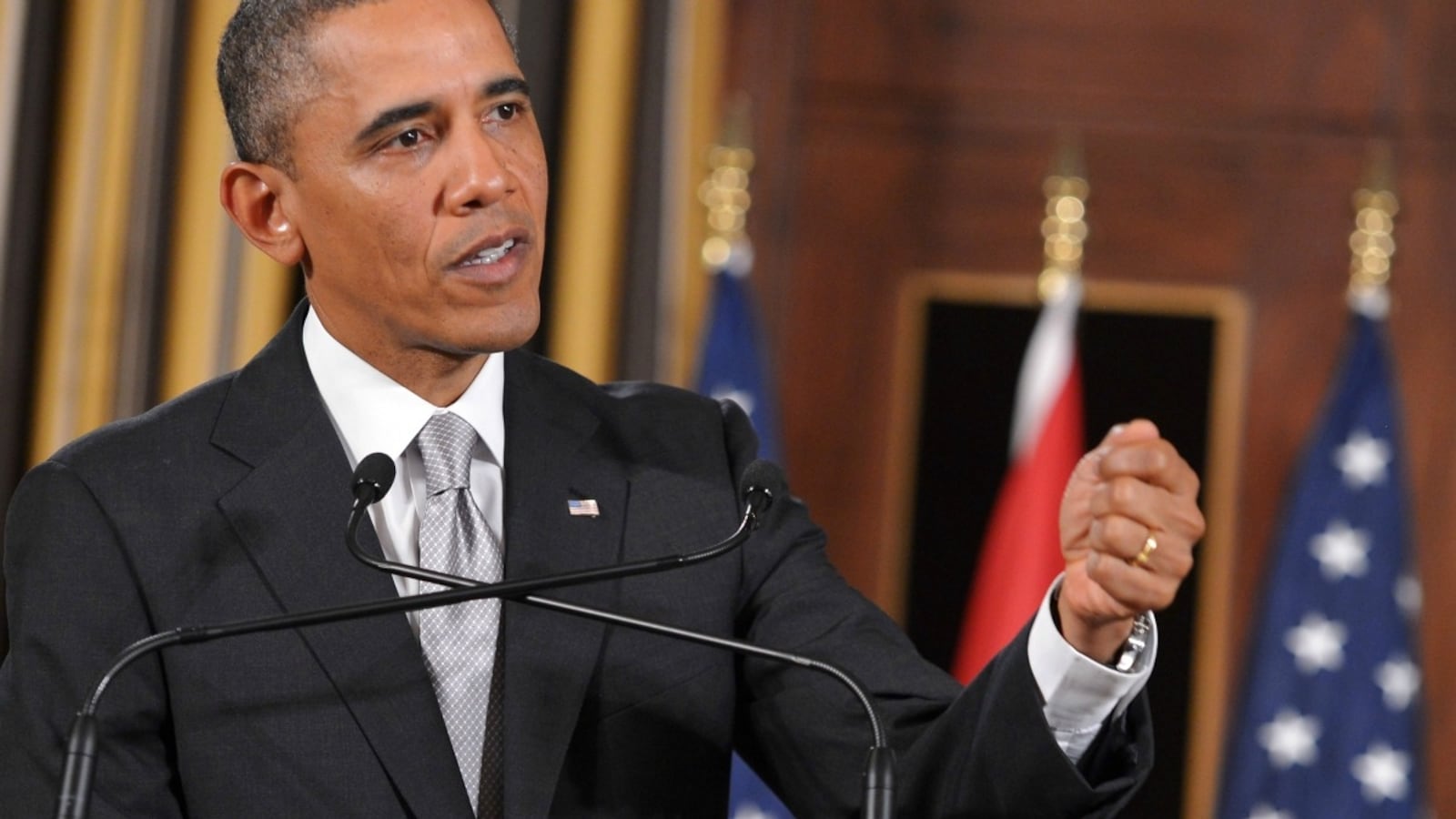 cheats/2013/03/25/obama-urges-assault-weapon-ban-vote/obama-assault-weapons-cheat_r07gol
