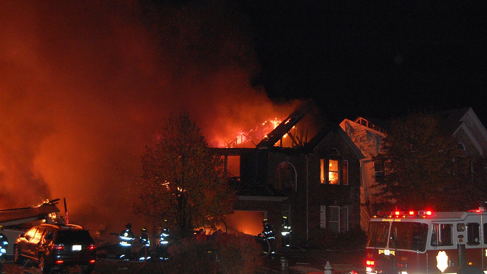 cheats/2012/11/11/indianapolis-fire-razes-homes/indianapolis-home-explosion-cheat_d3hxfh