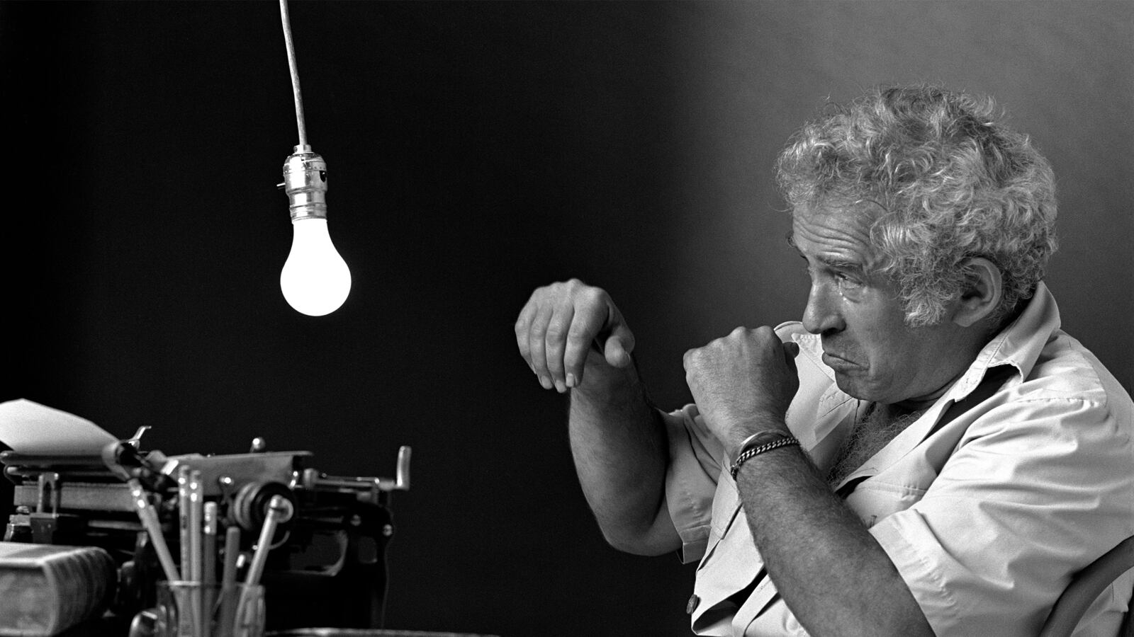 articles/2015/08/08/mailer-loved-getting-punched-in-the-face/150808-gottschall-writers-fight-tease_evpezu