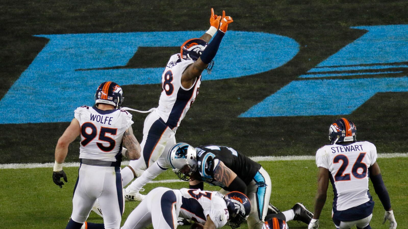 cheats/2016/04/12/40-of-ex-nfl-players-have-brain-injury/160411-football-concussion-cte-cheat_q3a3ft