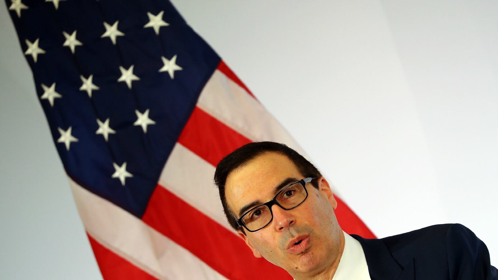 cheats/2017/03/24/treasury-sec-steven-mnuchin-trump-has-perfect-genes/170324-cheat-mnuchin_j5aabt