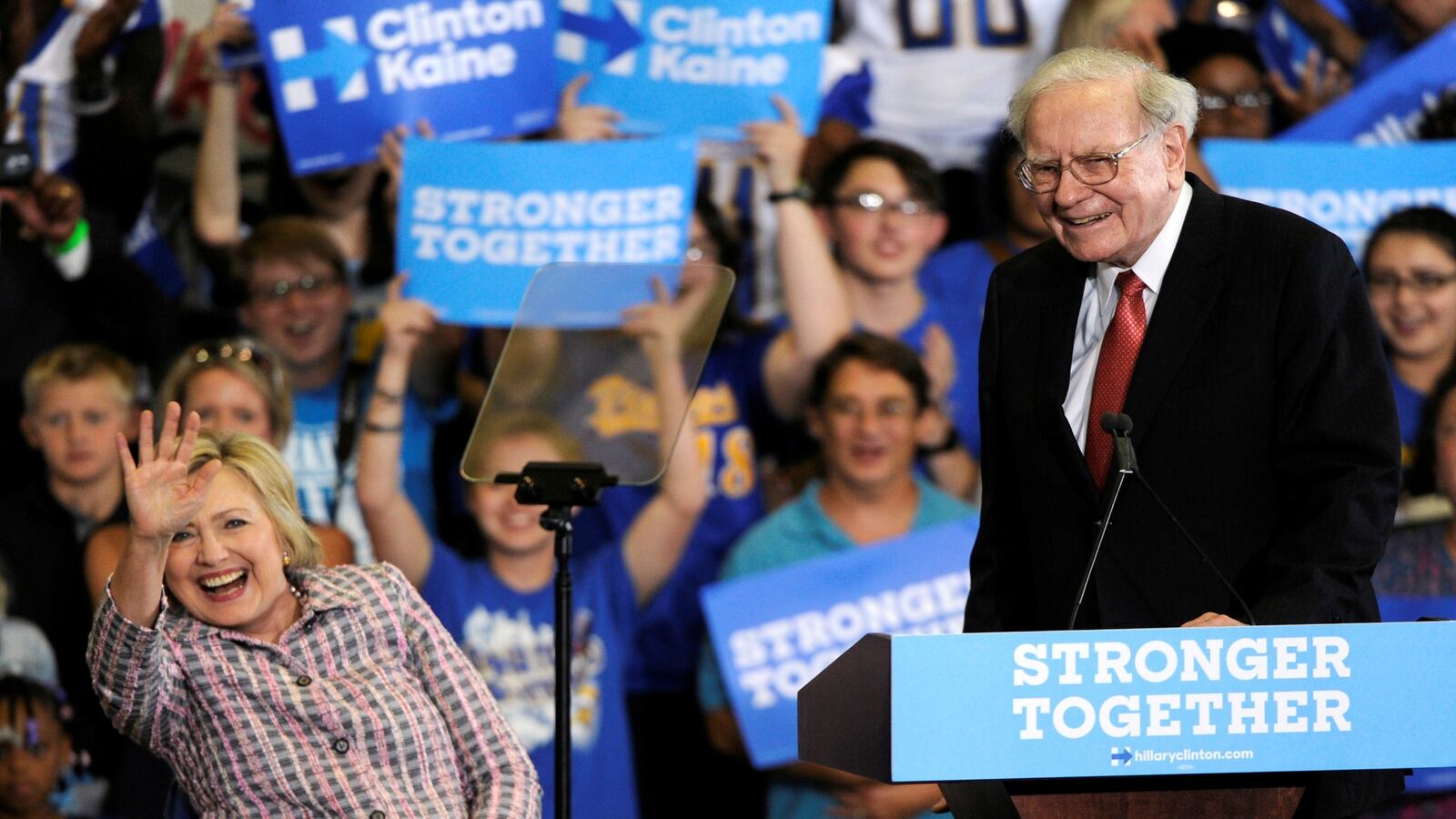 cheats/2016/08/02/buffett-vows-to-take-down-trump/160802-buffett-trump-cheat_wblnvj