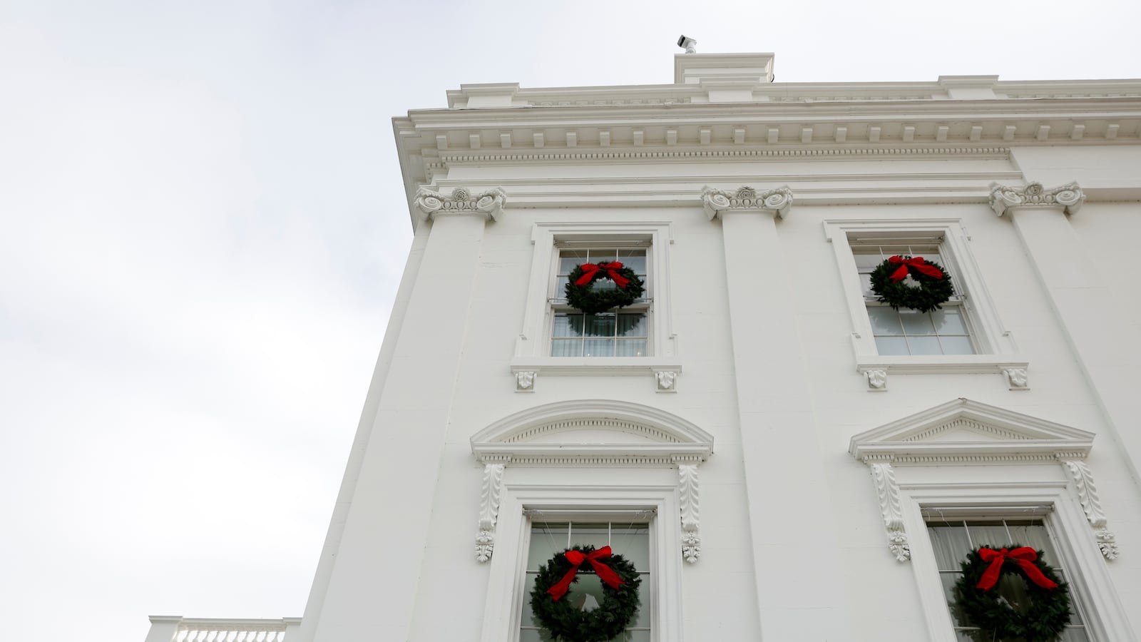 120920-biden-cleaning-cheat_gjuq0e