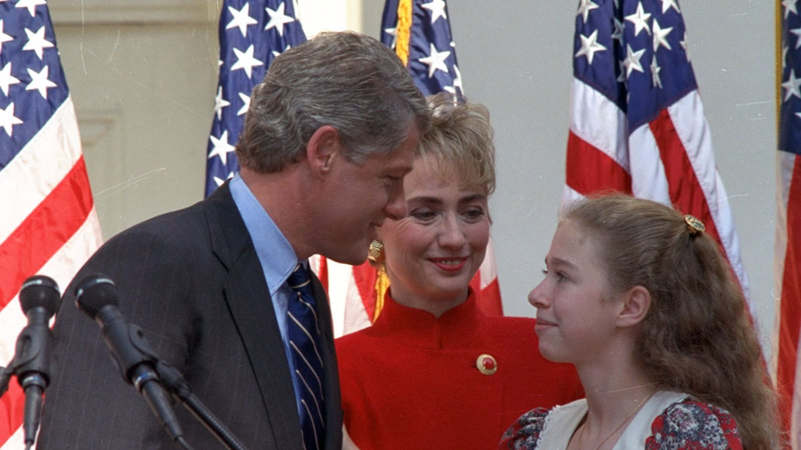 articles/2011/09/30/chelsea-clinton-remembers-the-start-of-her-father-s-campaign/clinton-candidacy-anniversary-chelsea_wxbez0