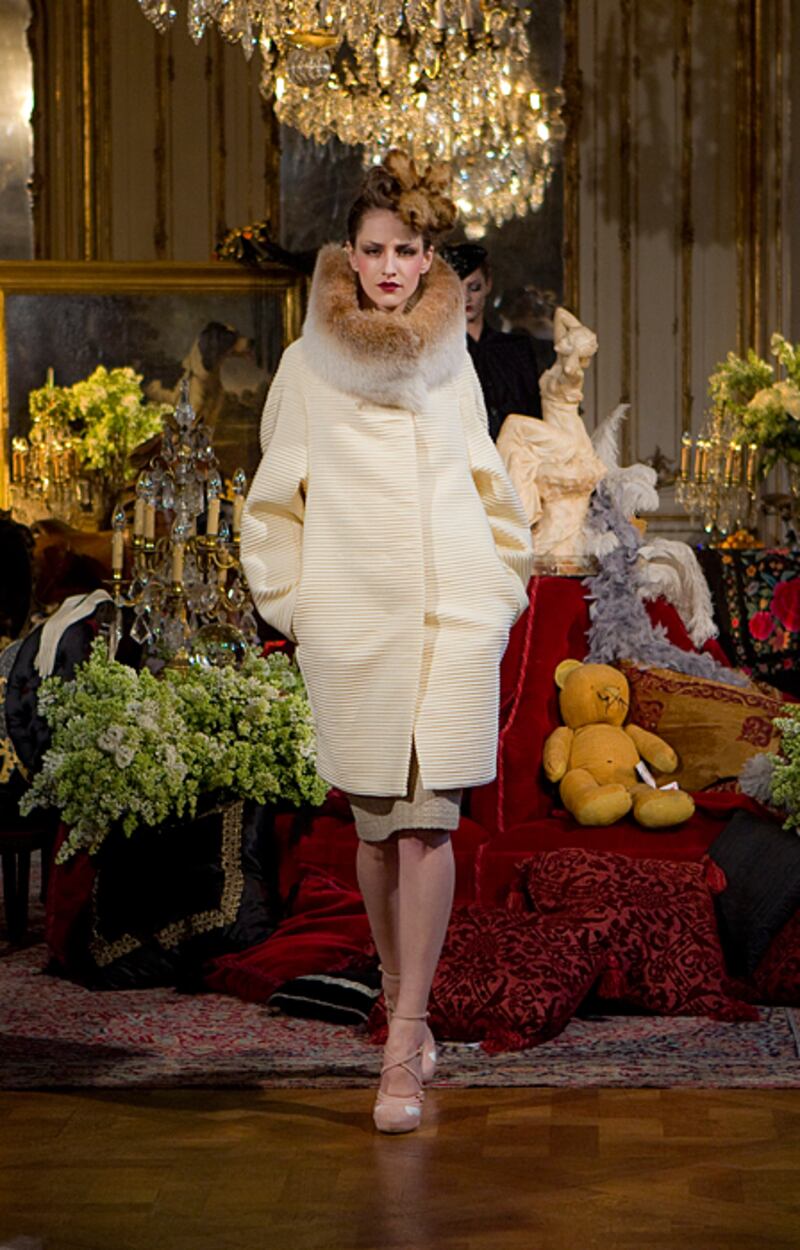 galleries/2011/03/06/john-galliano-collection-in-paris/galliano-paris-9_l9zzrr