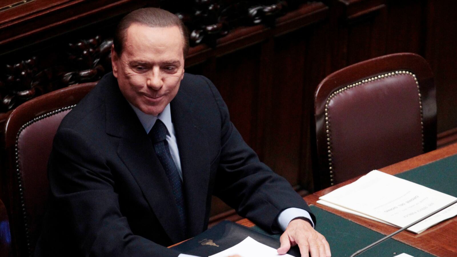 cheats/2011/10/14/berlusconi-survives-confidence-vote/silvio-berlusconi-confidence-vote-cheat_rx0p97