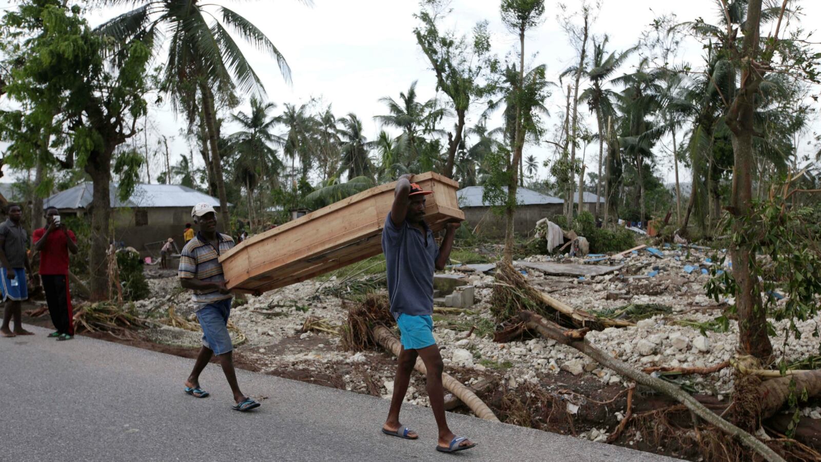 cheats/2016/10/07/hurricane-matthew-death-toll-hits-269/161007-haiti-death-toll-cheat_eqgrex