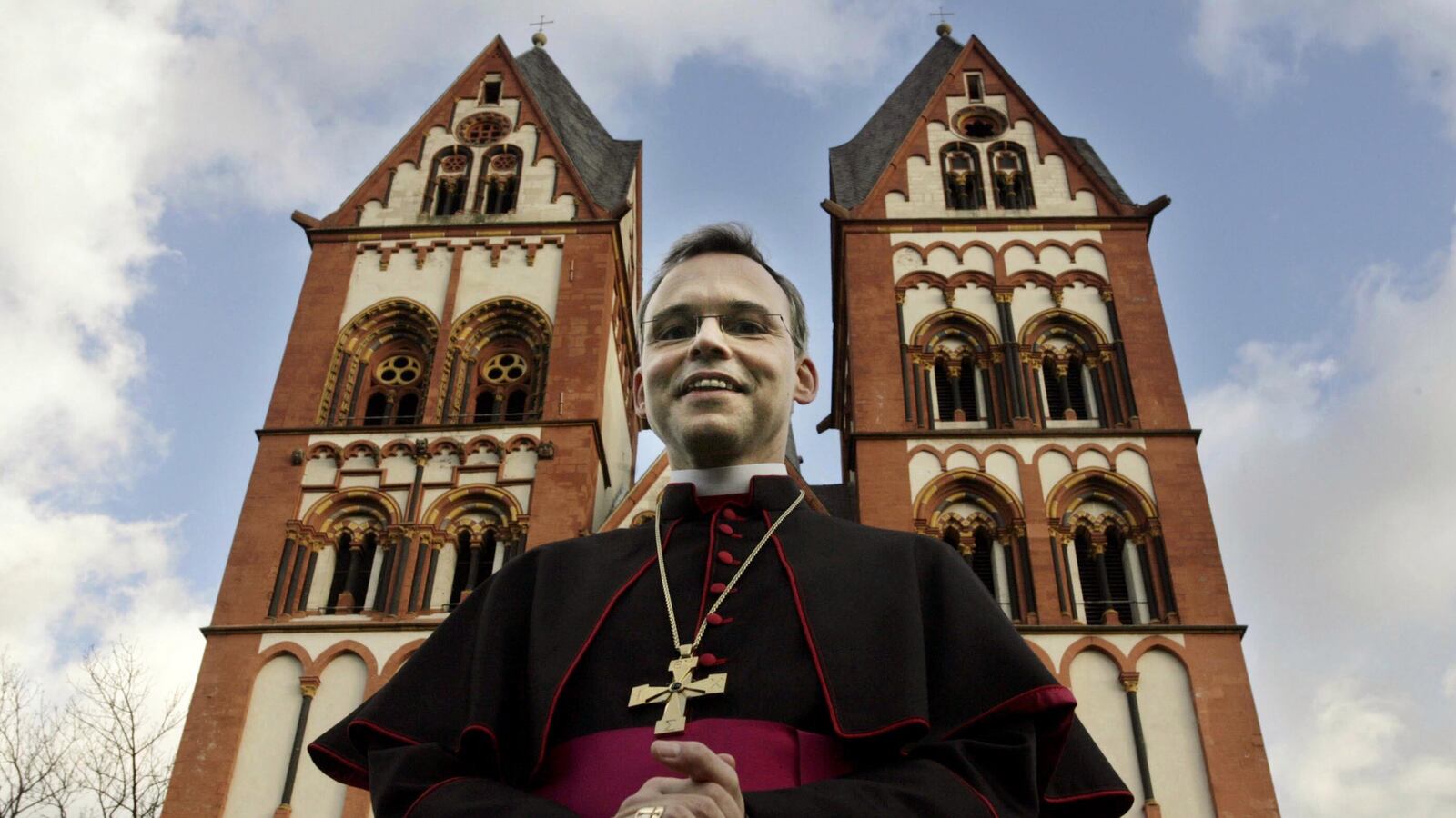 cheats/2013/10/23/vatican-suspends-bling-bishop/131015-tebartz-van-elst-nadeau-tease_n9eaui