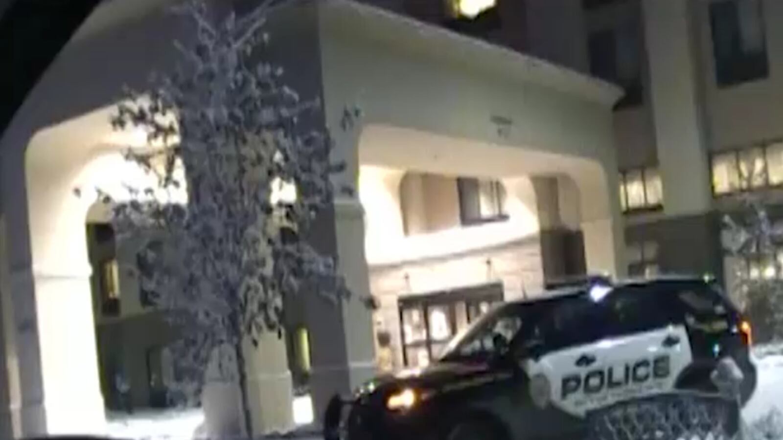 cheats/2016/11/26/4-people-found-dead-in-alaska-hotel/161126-fairbanks-4-dead-cheat_ggkbyq