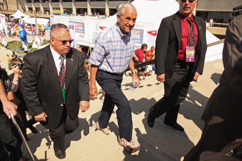 galleries/2012/02/08/ron-pauls-primary-fashion-baggy-pants-and-orthopedic-shoes-photos/ron-paul-pants-4_q9lsmc