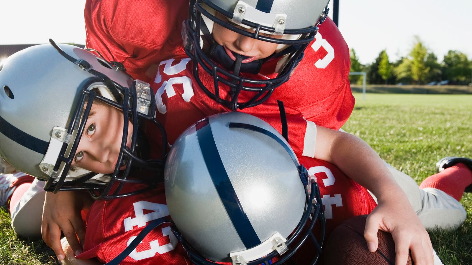 articles/2013/10/26/friday-night-lights-out-the-concussion-debate-hits-the-texas-youth-leagues/131023-freedman-football-tease_inv7jy