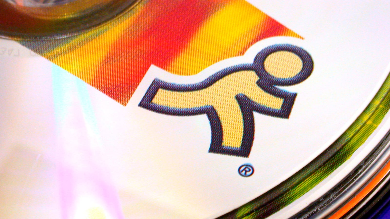 articles/2014/01/23/we-re-all-still-secretly-using-our-1990s-aol-screen-names-why/140122-romano-aol_wtwgdc