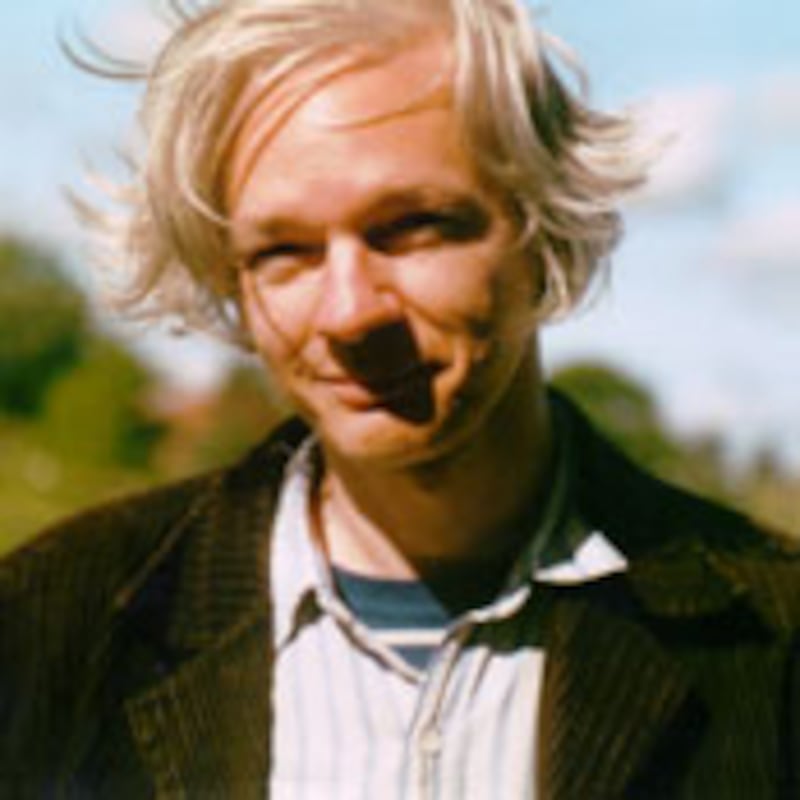 articles/2010/06/21/wikileaks-founder-julian-assange-speaks-his-outreach-to-the-pentagon/shenon-julian-assange_108578_y3exzs