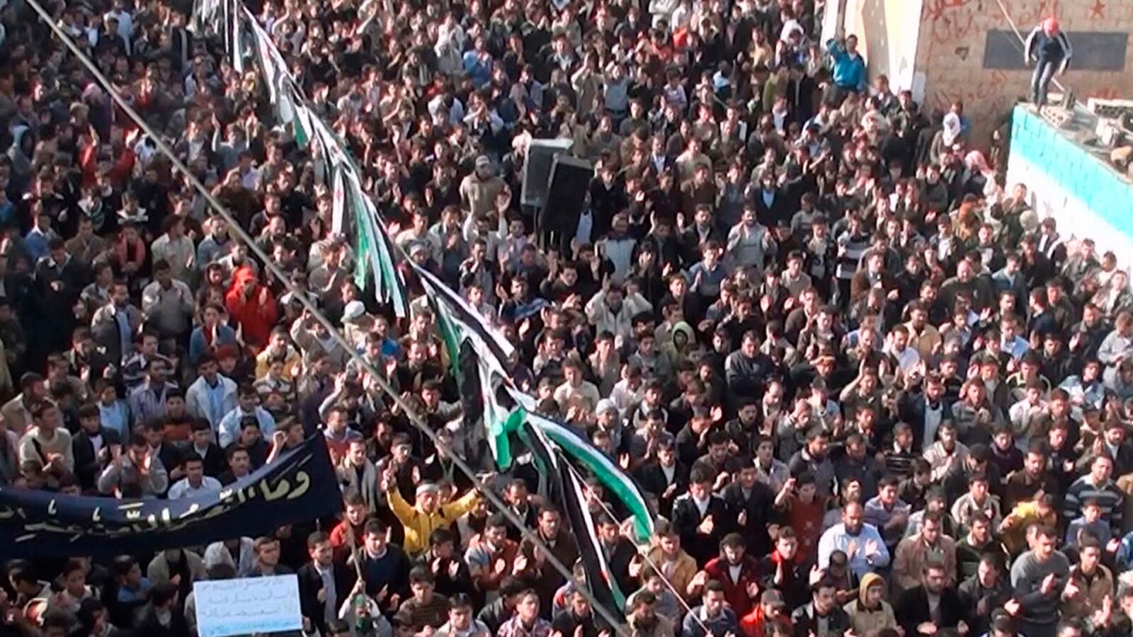 cheats/2011/12/27/arab-league-monitors-begin-syria-mission/arab-league-monitors-enter-syria-cheat_vm13ds