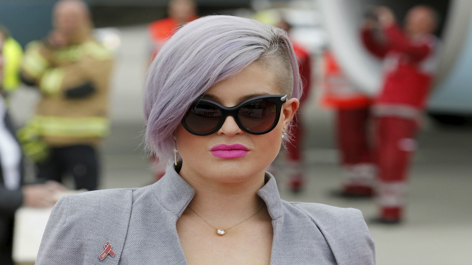 cheats/2015/08/04/kelly-osbourne-sorry-for-latinos-gaffe/150805-kelly-osbourne-latino-gaffe-cheat_gw65xw