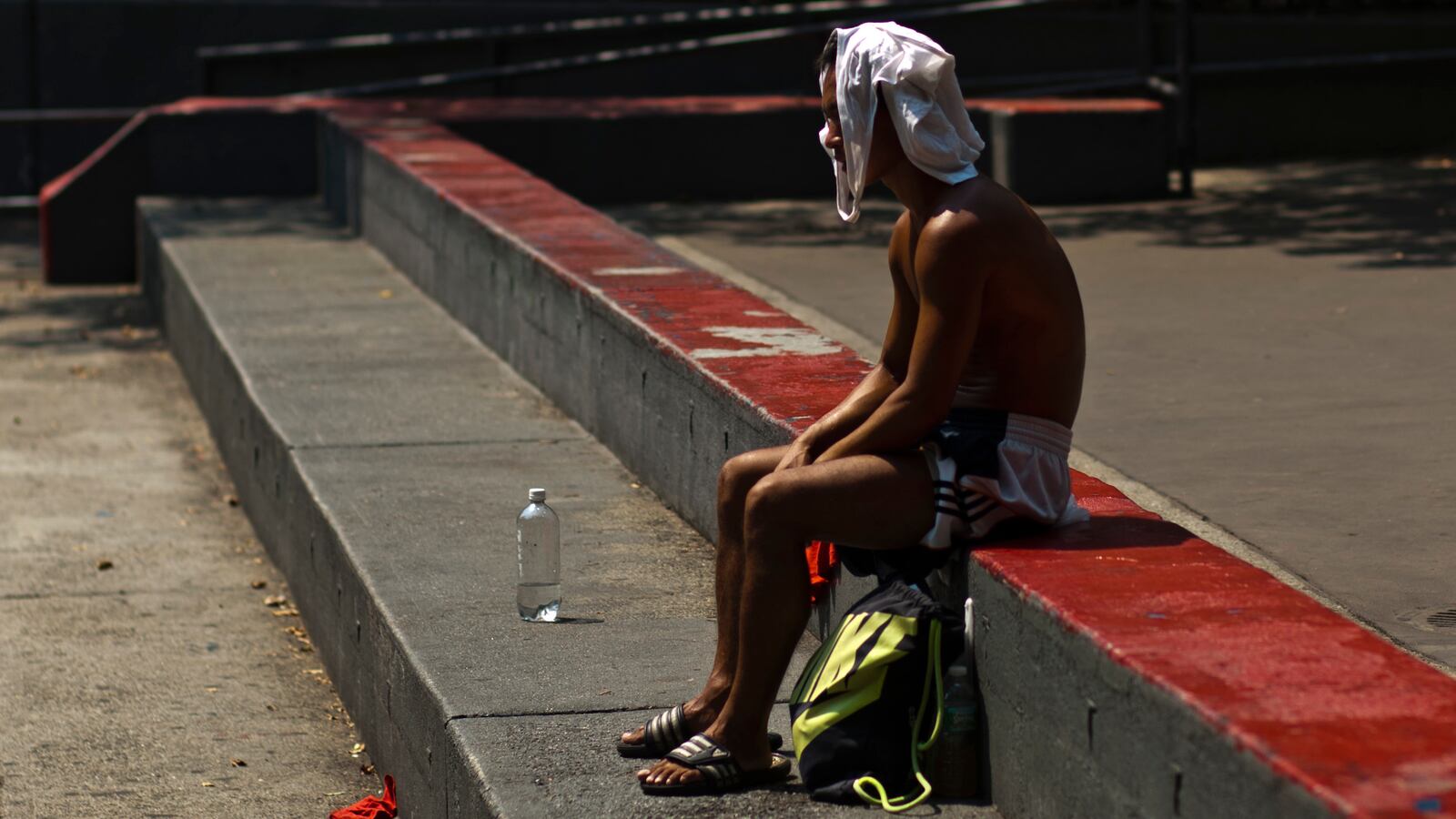 2013-07-19T120000Z_577687741_GM1E97K0K9N01_RTRMADP_3_UTILITIES-HEAT-NEWYORK_twoqaz