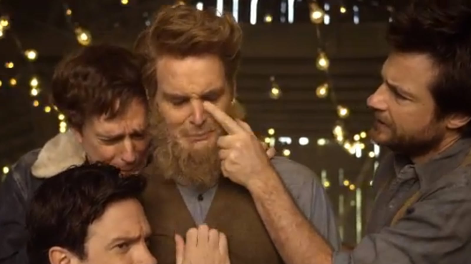 articles/2013/08/06/jason-sudeikis-jason-bateman-star-in-mumford-sons-parody-video/130806-mumford-cheat_vcolwu