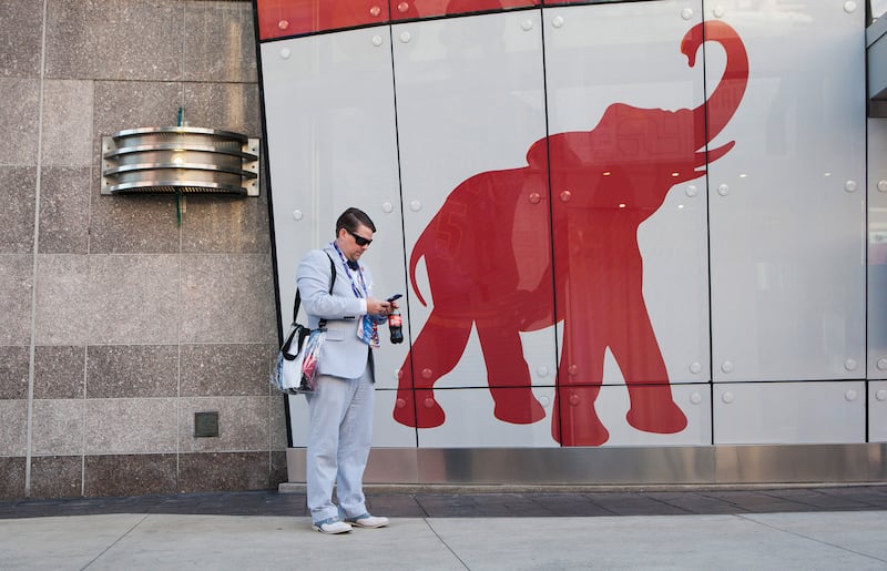 galleries/2016/07/21/make-swag-great-again-photos/170721-rnc-swag2_mwl9gh