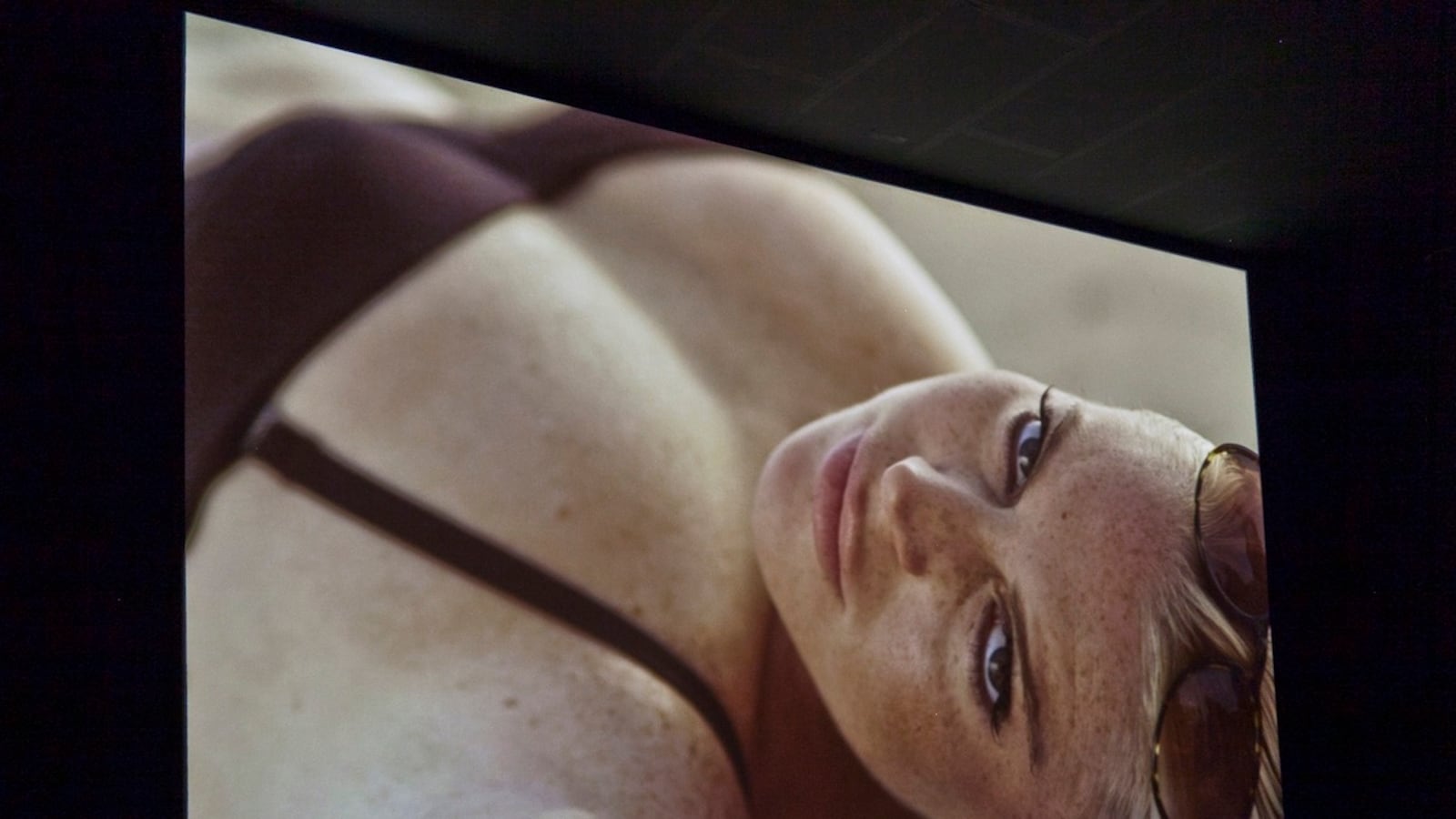 articles/2012/06/13/lindsay-lohan-in-richard-phillips-video-is-the-daily-pic-by-blake-gopnik/lohan-daily-pic_duxepm