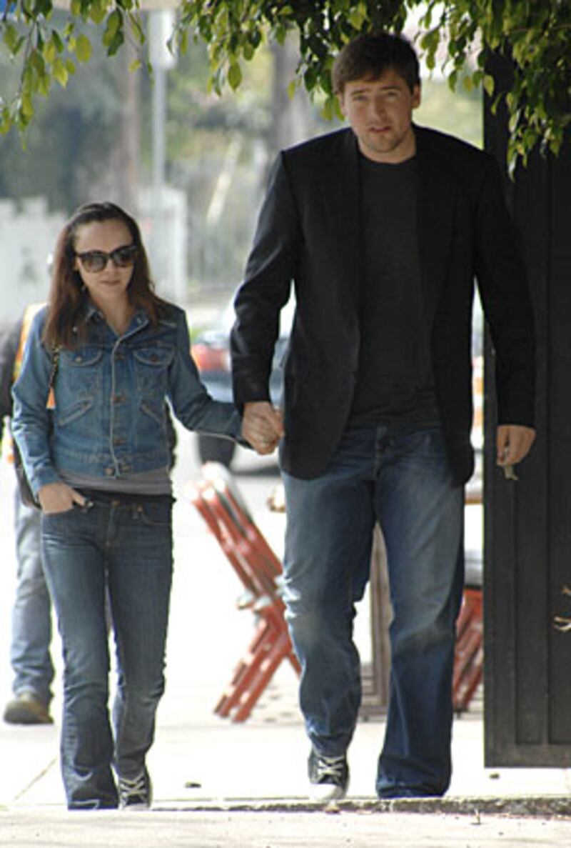 galleries/2009/03/24/getting-hitched/celeb-engagements---christina-ricci-owen-benjamin_ltz9ww