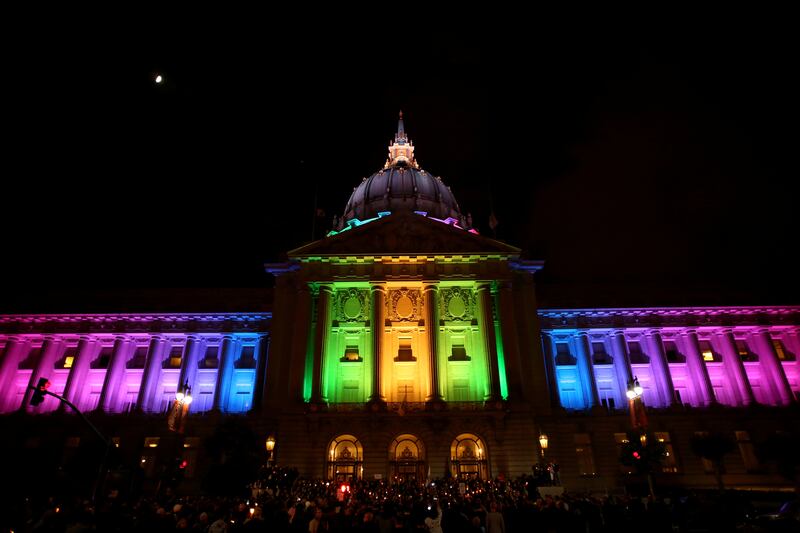 galleries/2016/06/13/mourning-orlando-s-mass-lgbt-murder/160613-orlando-memorials-11_dmhgkr