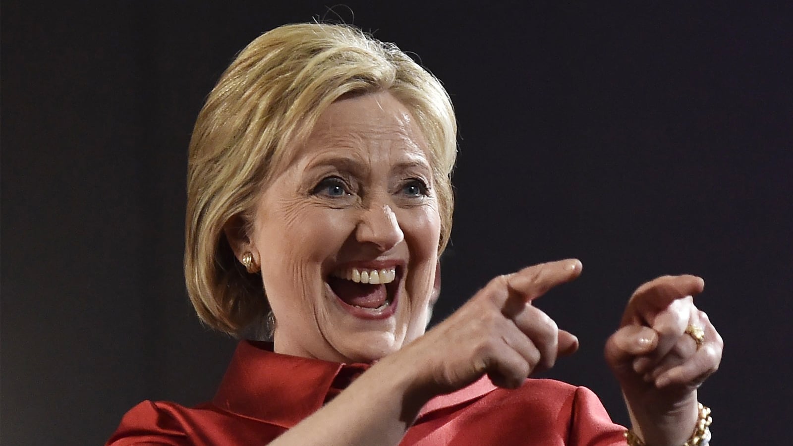 articles/2016/02/23/how-hillary-can-out-bernie-bernie/160223-tomasky-clinton-bernie-tease_jag5a8