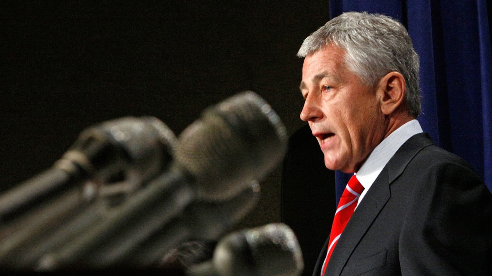 articles/2013/01/07/hagel-a-new-era-in-american-foreign-policy/beinart-obama-defend-hagel-tease-embed_qte4br