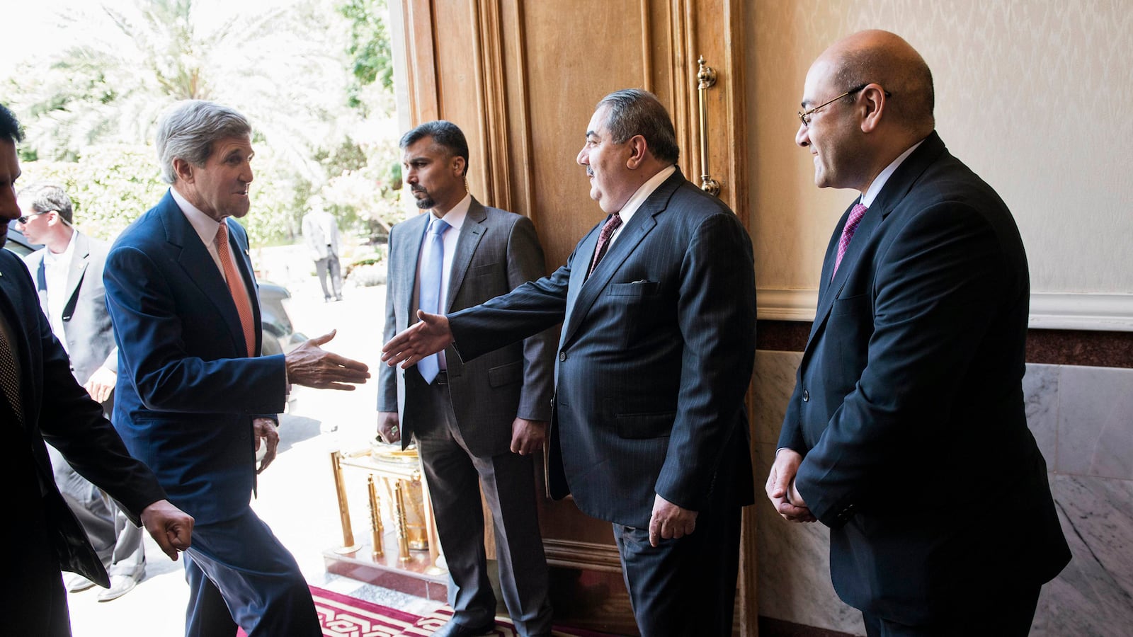 cheats/2014/06/23/kerry-arrives-in-baghdad/140623-kerry-iraq-cheat_yjj5tx