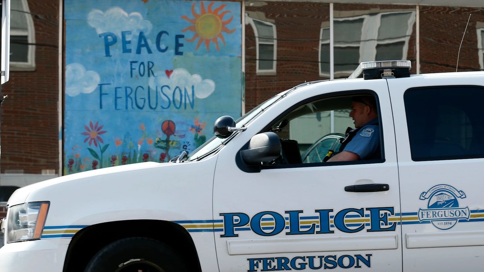 cheats/2016/05/24/ferguson-attorney-resigns-after-protests/160524-ferguson-resignation-cheat_argdea