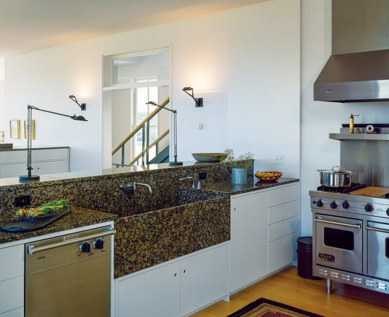 galleries/2013/05/03/omg-i-want-this-house-maine-photos/omg-house-main-6_wwpvgc
