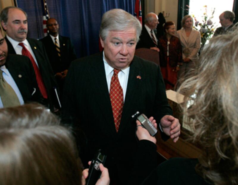 articles/2010/12/21/haley-barbours-controversial-comments-dont-define-him-as-a-politician/kurtz-barbour_148726_zn6q1m
