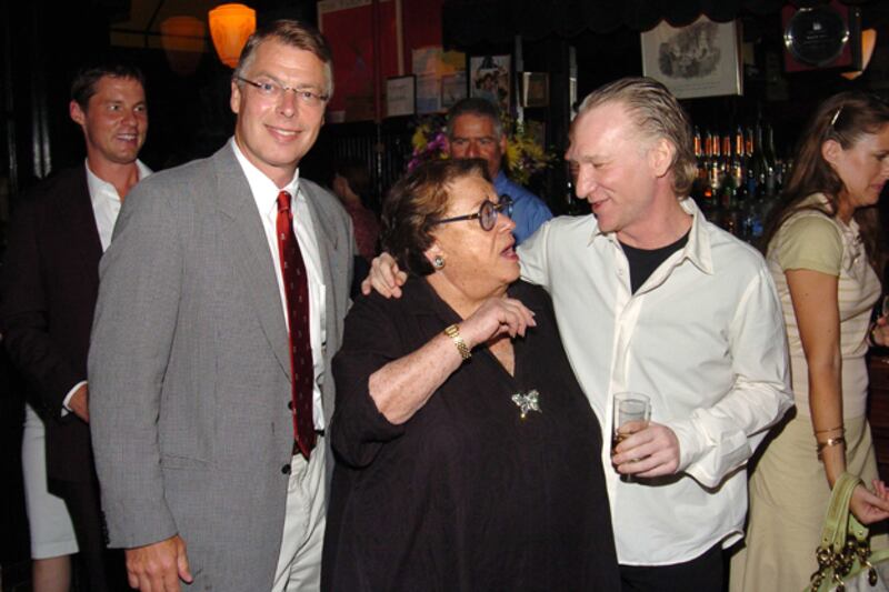 galleries/2010/12/04/elaine-kaufman-hostess-to-the-stars/elaines-4_gelmxz