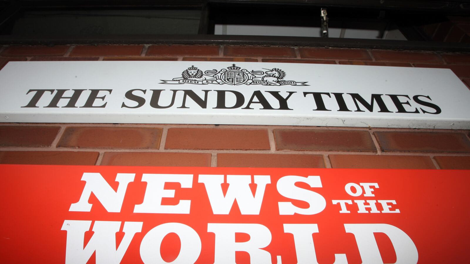 cheats/2011/07/06/dead-soldiers-families-phones-hacked/news-of-the-world-cheat_bfei1e