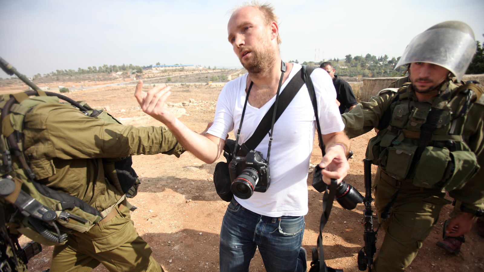 articles/2013/10/28/new-guidebook-tells-reporters-how-not-to-write-about-the-israeli-palestinian-conflict/journalist-west-bank-openz_oshnsh