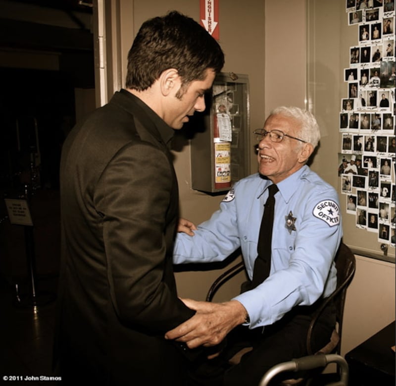 galleries/2011/08/28/best-celebrity-twitter-photos/stamos-twit0828_qtay3v