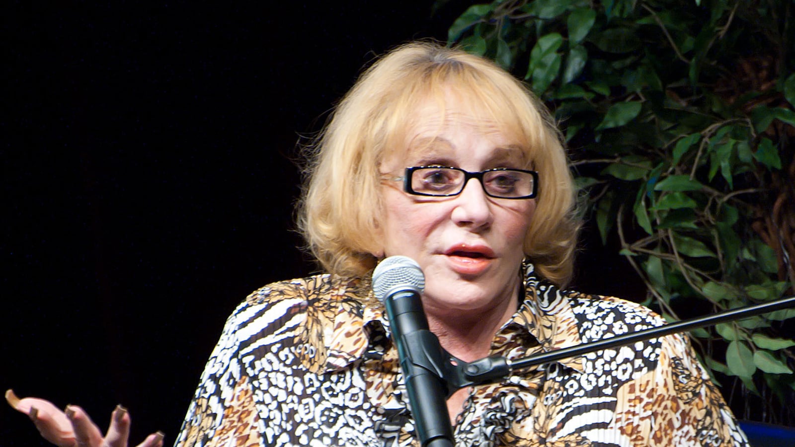 cheats/2013/11/20/psychic-sylvia-brown-dies/131120-sylvia-cheat_b1z6bj