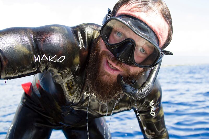 articles/2013/08/05/off-the-hook-eric-young-s-craziest-shark-catches-video/130802-klassen-shark-week-young-tease-embed_mshis3