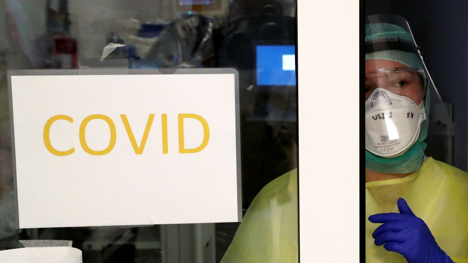 2020-04-18T000000Z_1795342612_RC207G9SVCNP_RTRMADP_3_HEALTH-CORONAVIRUS-HOSPITAL_oltjjp