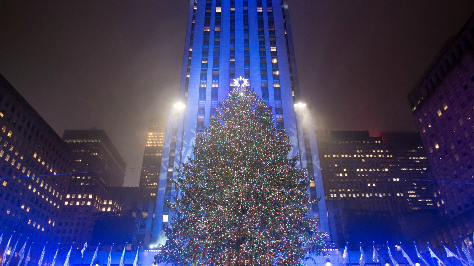 cheats/2016/12/06/man-arrested-for-terrorist-threat-in-nyc/161206-rockefeller-terror-threat-cheat_trwpip