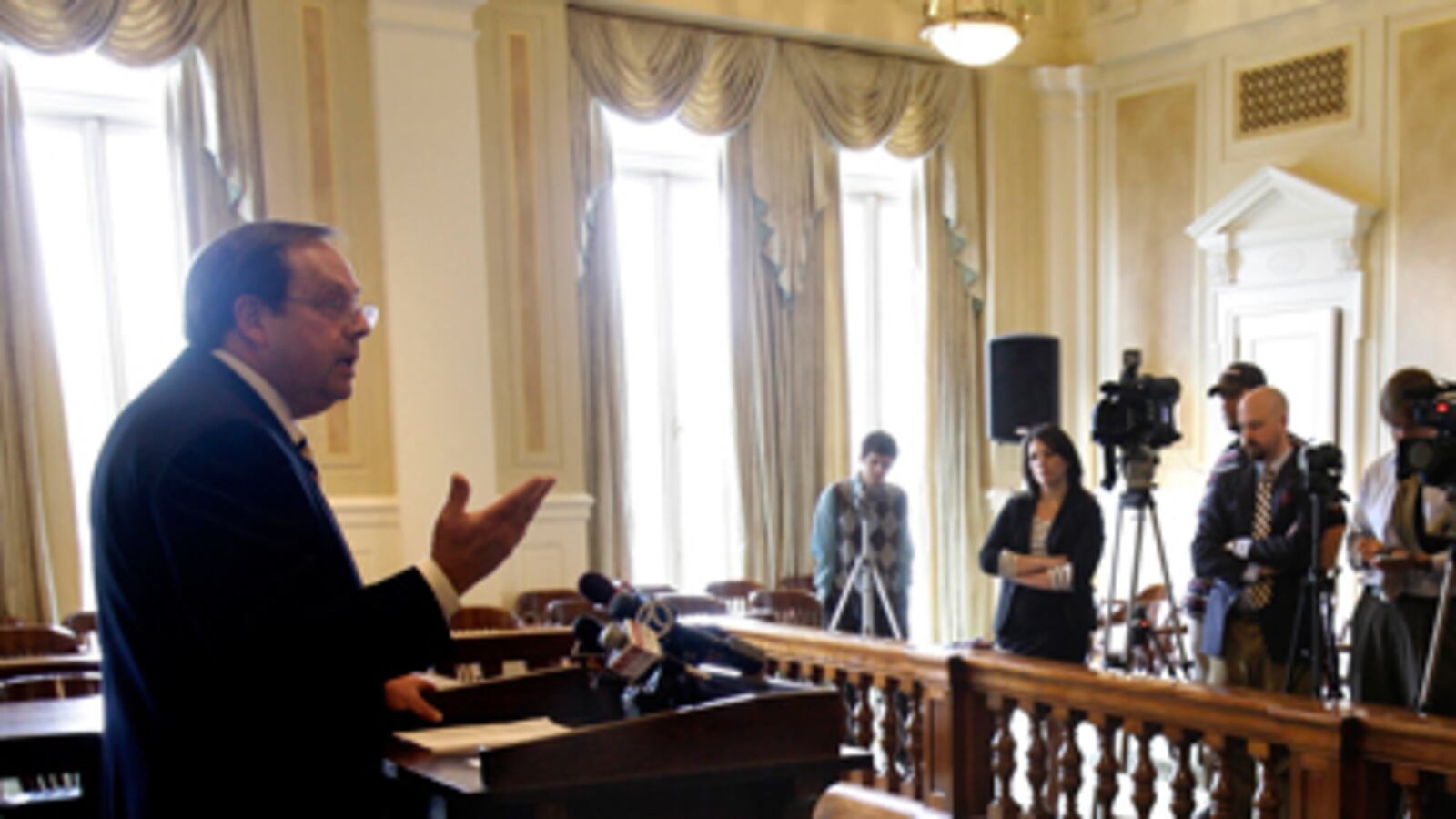 cheats/2011/04/07/gay-adoption-ban-overturned/arkansas-gay-adoption_yfocnv