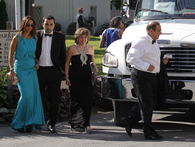 galleries/2010/07/31/vips-in-rhinebeck/chelsea-wedding---guests-4_zeete7