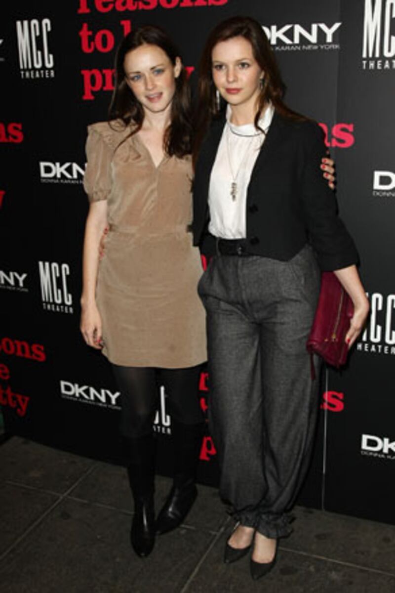 galleries/2009/04/03/the-week-in-red-carpets/red-carpet-week---bledel_bly5sp